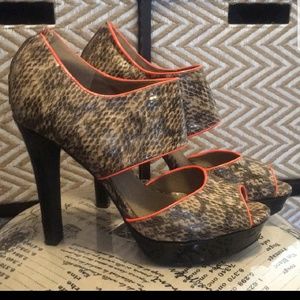 Faux snakeskin heels Sz 10